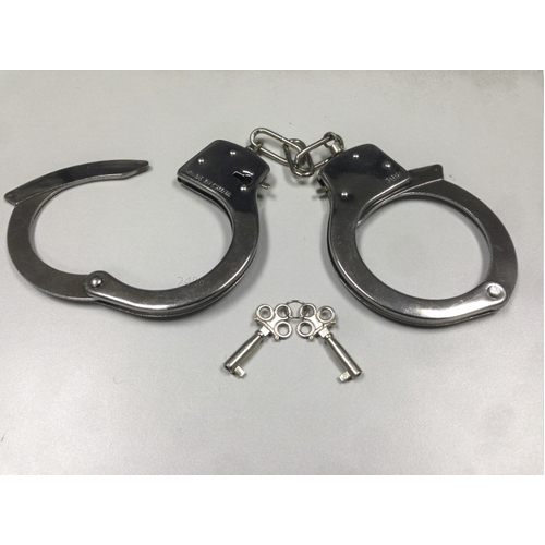 ADULT TOY METAL HANDCUFFS